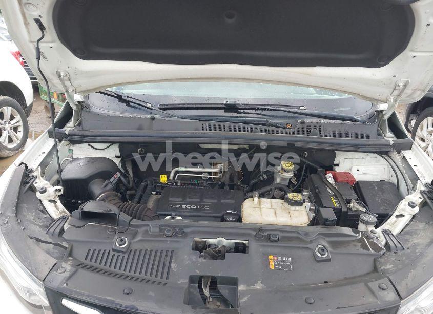 Photo 10 of 2020 Chevrolet Trax FWD LT (VIN KL7CJLSB4LB069208)