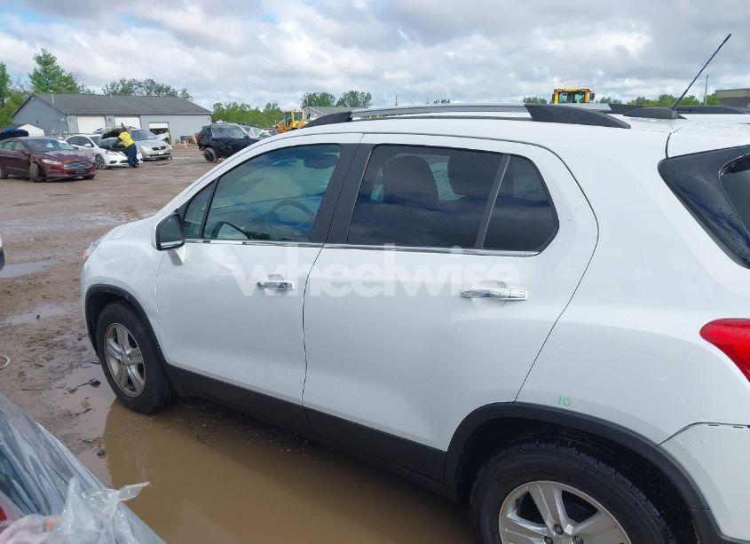 Photo 14 of 2020 Chevrolet Trax FWD LT (VIN KL7CJLSB4LB069208)