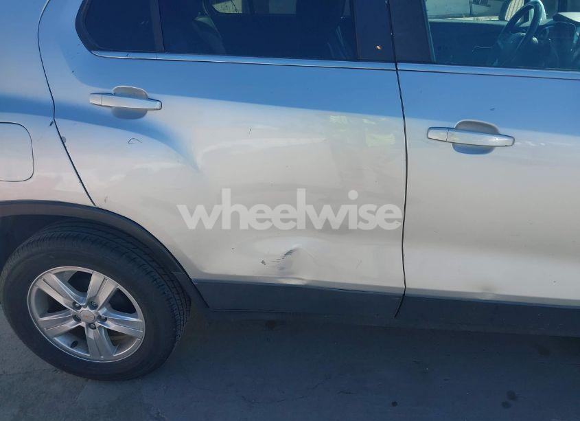 Photo 6 of 2016 Chevrolet Trax LT (VIN KL7CJLSB5GB689149)