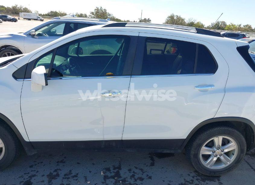 Photo 14 of 2019 Chevrolet Trax LT (VIN KL7CJLSB5KB849555)