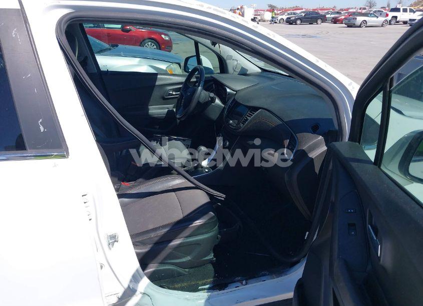 Photo 5 of 2019 Chevrolet Trax LT (VIN KL7CJLSB5KB849555)