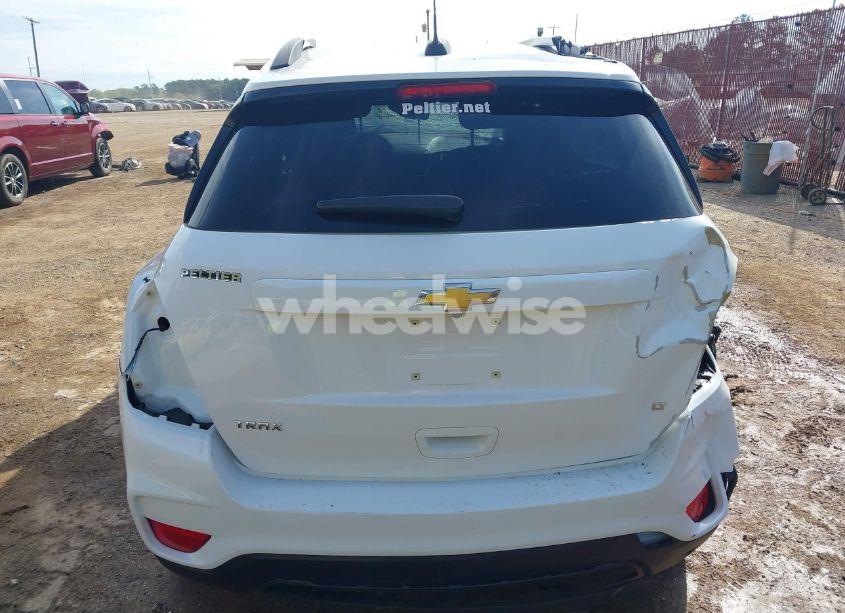 Photo 17 of 2020 Chevrolet Trax FWD LT (VIN KL7CJLSB5LB315103)