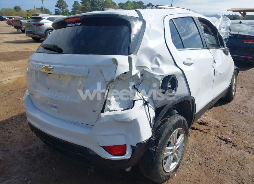 Photo 18 of 2020 Chevrolet Trax FWD LT (VIN KL7CJLSB5LB315103)