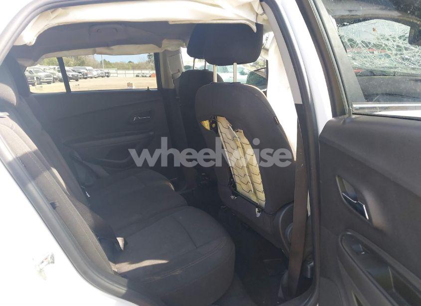 Photo 8 of 2020 Chevrolet Trax FWD LT (VIN KL7CJLSB5LB315103)