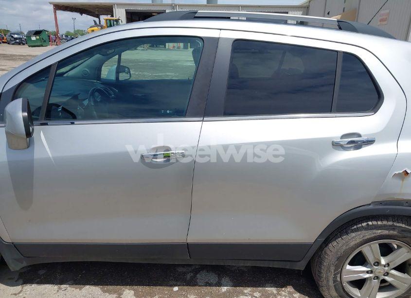 Photo 14 of 2017 Chevrolet Trax LT (VIN KL7CJLSB6HB166935)