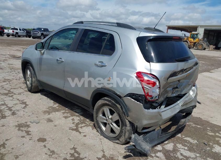 Photo 3 of 2017 Chevrolet Trax LT (VIN KL7CJLSB6HB166935)