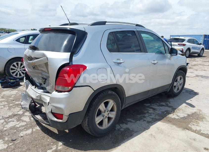 Photo 4 of 2017 Chevrolet Trax LT (VIN KL7CJLSB6HB166935)