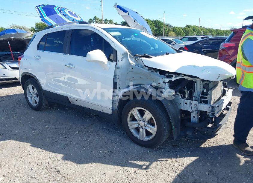 2017 Chevrolet Trax LT (VIN KL7CJLSB6HB194119) main photo