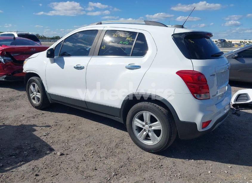 Photo 3 of 2017 Chevrolet Trax LT (VIN KL7CJLSB6HB194119)