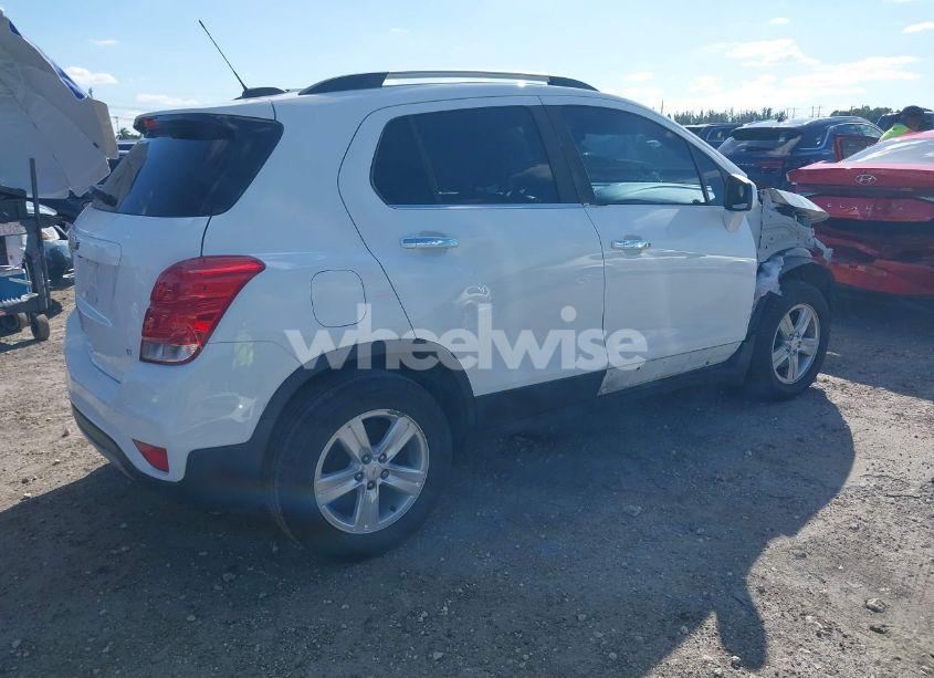 Photo 4 of 2017 Chevrolet Trax LT (VIN KL7CJLSB6HB194119)