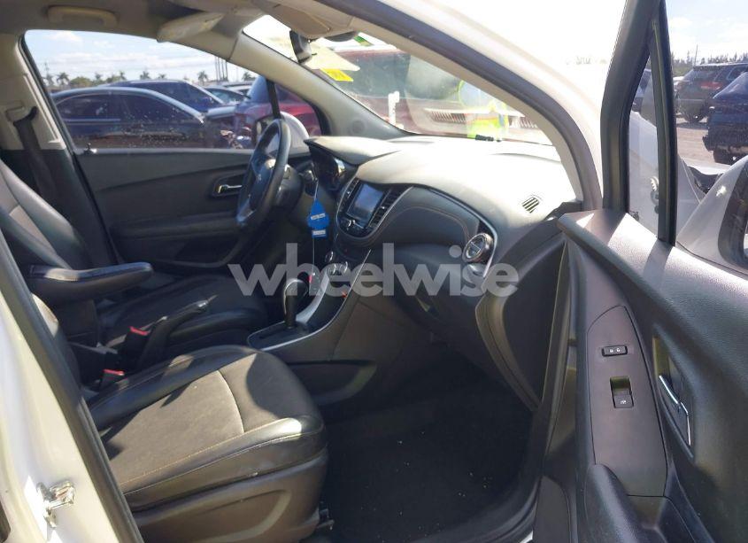 Photo 5 of 2017 Chevrolet Trax LT (VIN KL7CJLSB6HB194119)