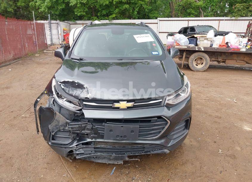 Photo 6 of 2018 Chevrolet Trax LT (VIN KL7CJLSB6JB675672)
