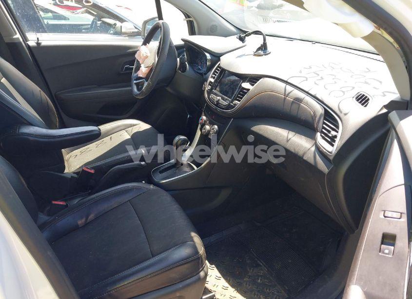 Photo 5 of 2019 Chevrolet Trax LT (VIN KL7CJLSB6KB911254)