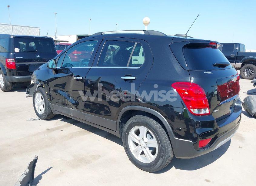 Photo 3 of 2019 Chevrolet Trax LT (VIN KL7CJLSB6KB956193)
