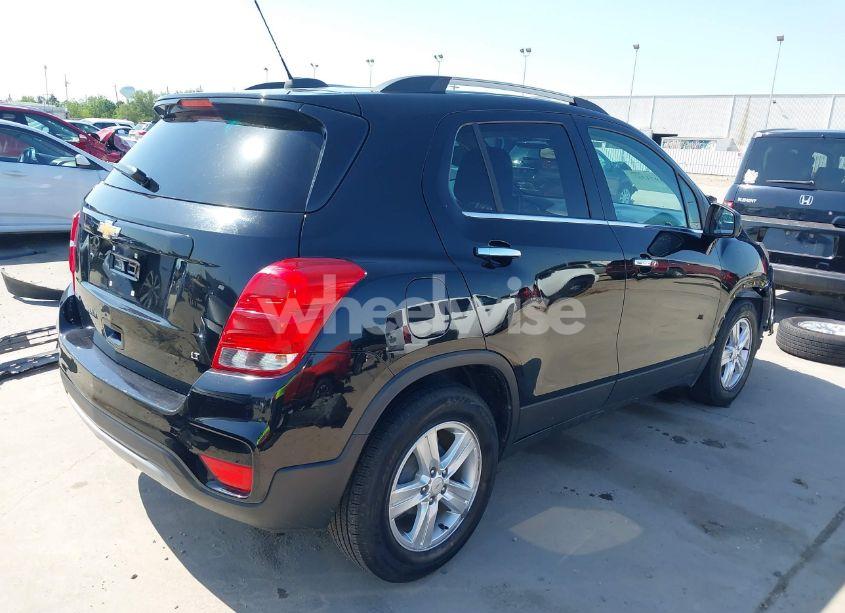 Photo 4 of 2019 Chevrolet Trax LT (VIN KL7CJLSB6KB956193)