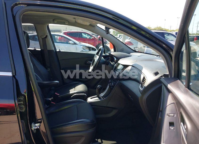 Photo 5 of 2019 Chevrolet Trax LT (VIN KL7CJLSB6KB956193)