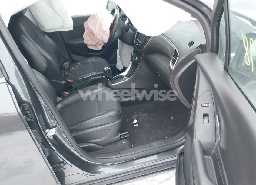 Photo 5 of 2017 Chevrolet Trax LT (VIN KL7CJLSB7HB161307)