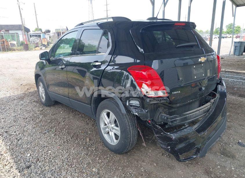 Photo 3 of 2019 Chevrolet Trax LT (VIN KL7CJLSB7KB744032)