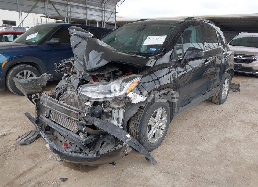 Photo 2 of 2019 Chevrolet Trax LT (VIN KL7CJLSB7KB954386)