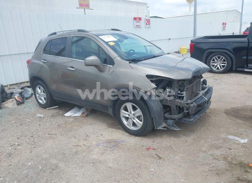 2020 Chevrolet Trax FWD LT (VIN KL7CJLSB7LB351195) main photo
