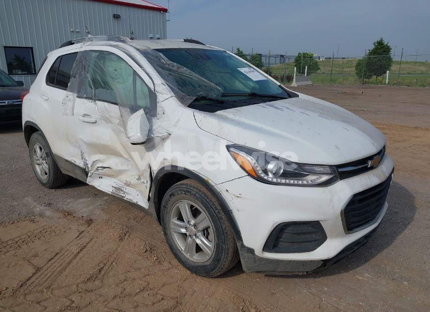 2021 Chevrolet Trax FWD LT (VIN KL7CJLSB7MB329750) main photo