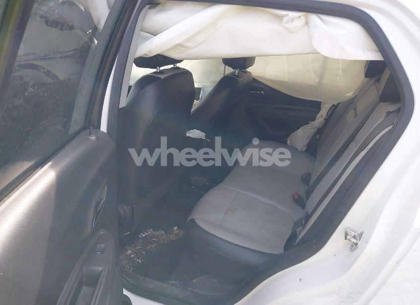 Photo 8 of 2021 Chevrolet Trax FWD LT (VIN KL7CJLSB7MB329750)