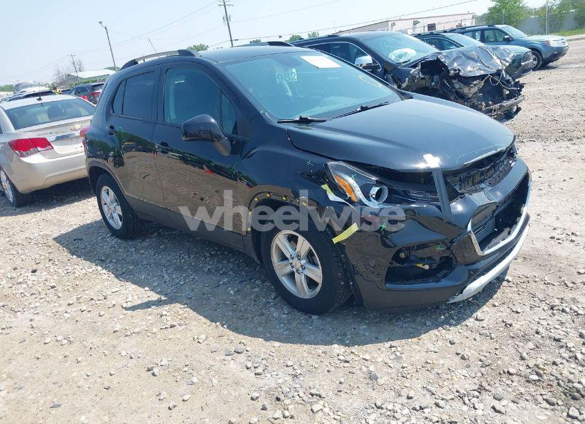 2021 Chevrolet Trax FWD LT (VIN KL7CJLSB7MB332907) main photo