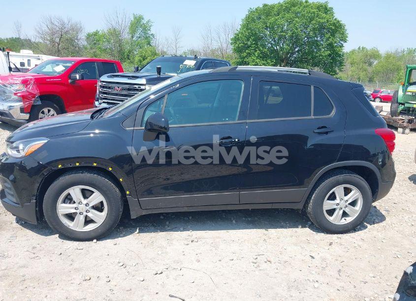Photo 15 of 2021 Chevrolet Trax FWD LT (VIN KL7CJLSB7MB332907)