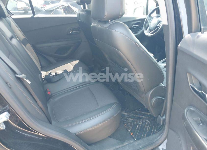 Photo 8 of 2021 Chevrolet Trax FWD LT (VIN KL7CJLSB7MB332907)