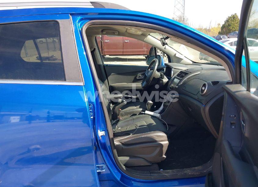 Photo 5 of 2016 Chevrolet Trax LT (VIN KL7CJLSB8GB535860)