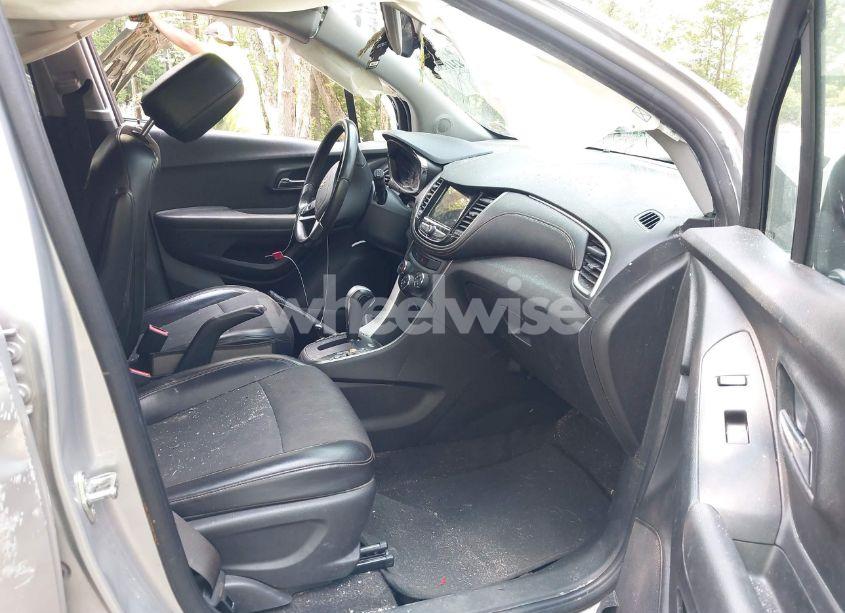 Photo 5 of 2018 Chevrolet Trax LT (VIN KL7CJLSB8JB571362)