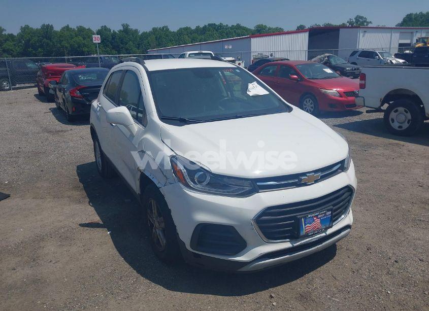 2018 Chevrolet Trax LT (VIN KL7CJLSB8JB596939) main photo