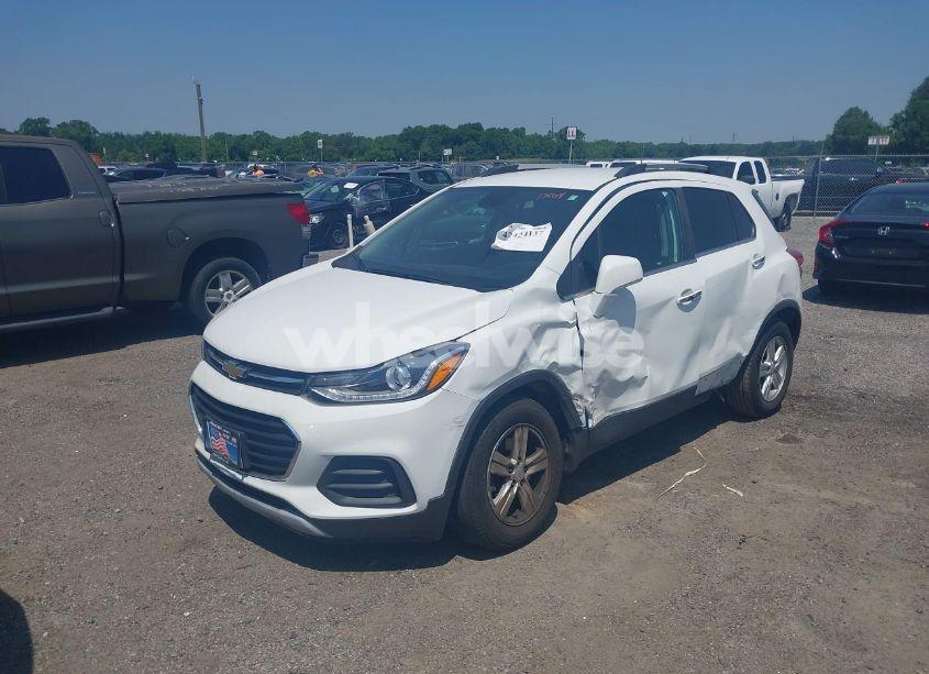 Photo 2 of 2018 Chevrolet Trax LT (VIN KL7CJLSB8JB596939)