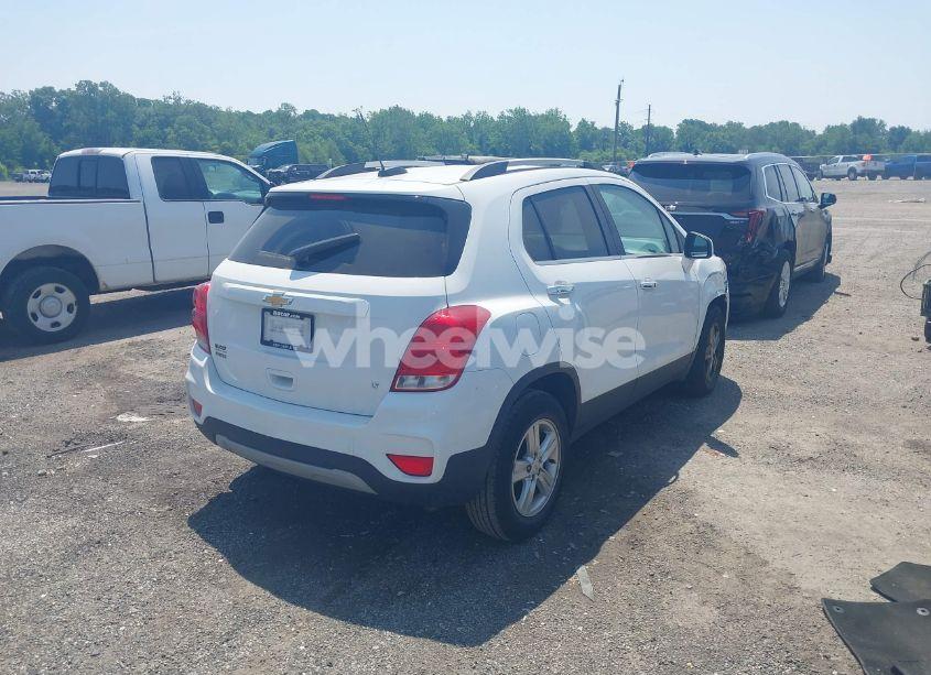 Photo 4 of 2018 Chevrolet Trax LT (VIN KL7CJLSB8JB596939)