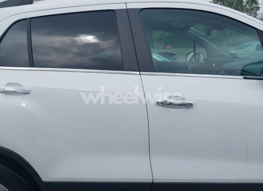 Photo 14 of 2019 Chevrolet Trax LT (VIN KL7CJLSB8KB912566)