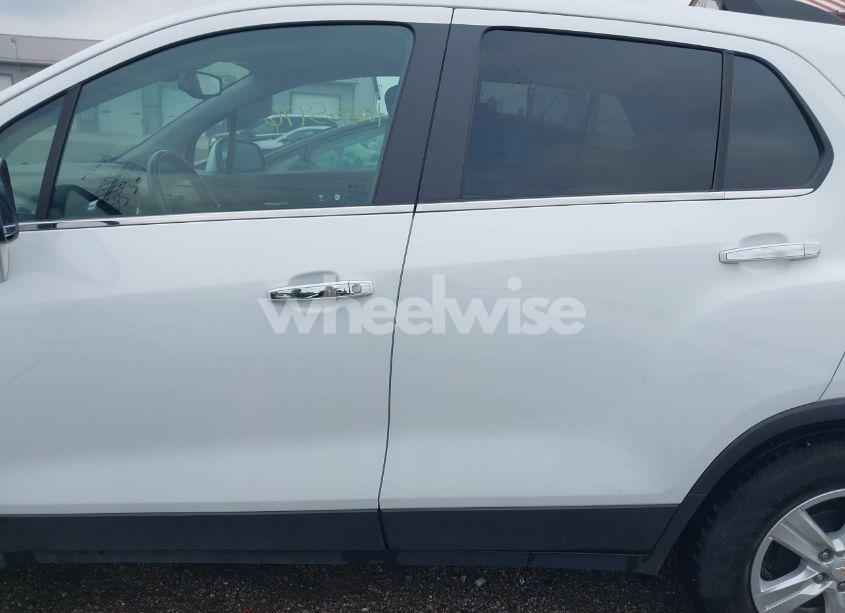 Photo 15 of 2019 Chevrolet Trax LT (VIN KL7CJLSB8KB912566)