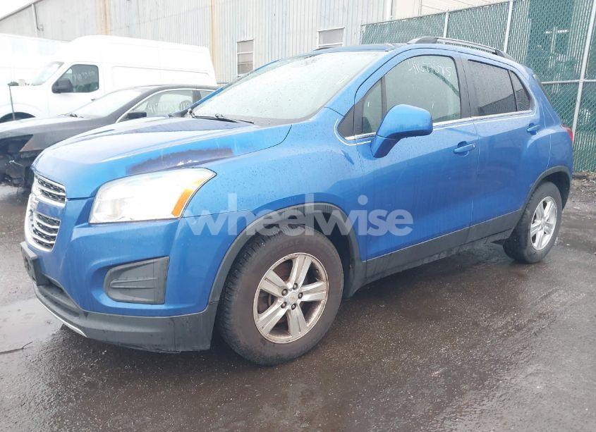 Photo 2 of 2016 Chevrolet Trax LT (VIN KL7CJLSB9GB569824)