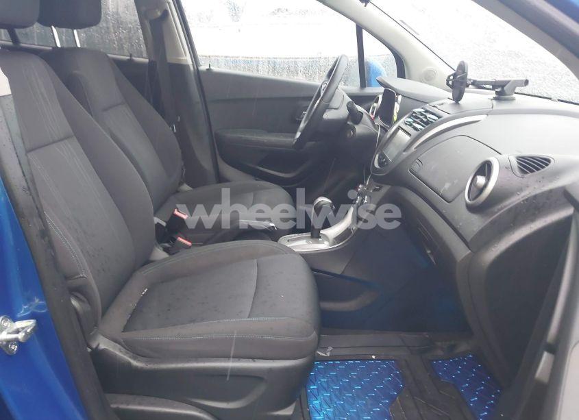 Photo 5 of 2016 Chevrolet Trax LT (VIN KL7CJLSB9GB569824)