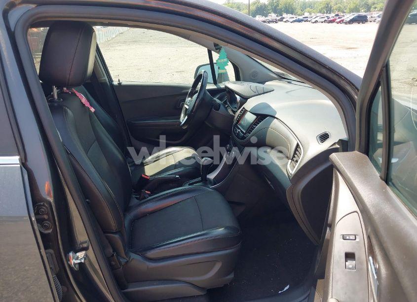 Photo 5 of 2017 Chevrolet Trax LT (VIN KL7CJLSB9HB201239)