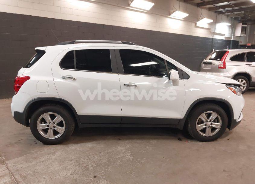 Photo 13 of 2019 Chevrolet Trax LT (VIN KL7CJLSB9KB831883)