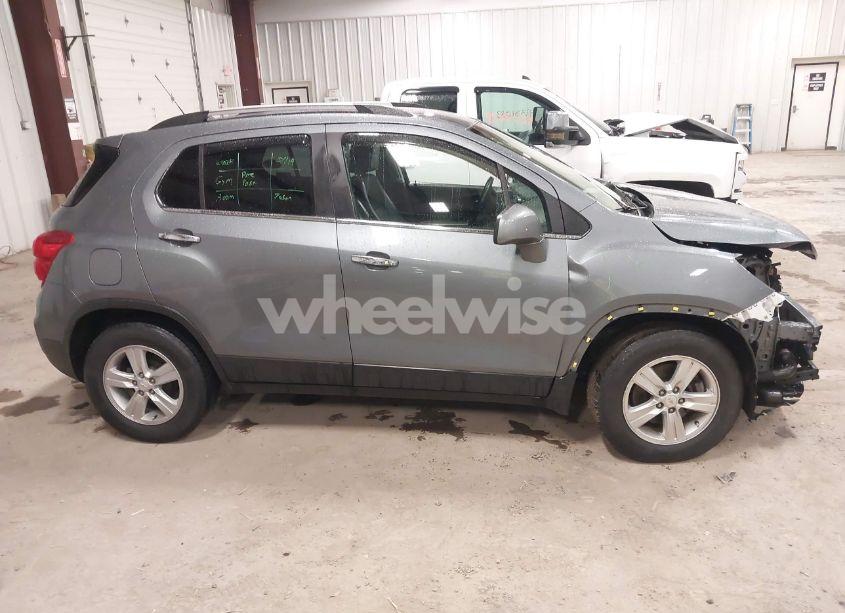 Photo 13 of 2019 Chevrolet Trax LT (VIN KL7CJLSB9KB903147)