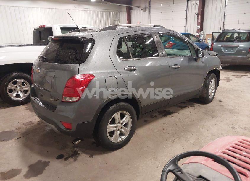 Photo 4 of 2019 Chevrolet Trax LT (VIN KL7CJLSB9KB903147)