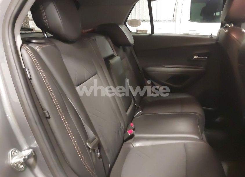 Photo 8 of 2019 Chevrolet Trax LT (VIN KL7CJLSB9KB903147)