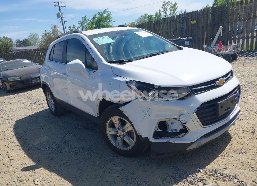2020 Chevrolet Trax FWD LT (VIN KL7CJLSB9LB316058) main photo