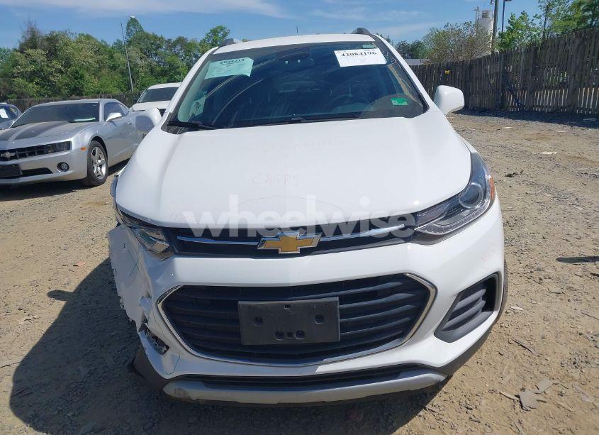 Photo 12 of 2020 Chevrolet Trax FWD LT (VIN KL7CJLSB9LB316058)
