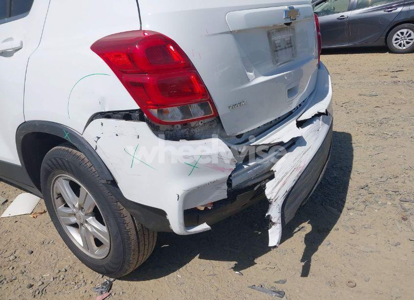 Photo 6 of 2020 Chevrolet Trax FWD LT (VIN KL7CJLSB9LB316058)