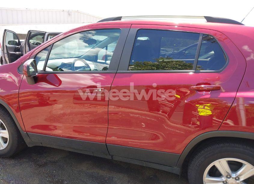 Photo 15 of 2021 Chevrolet Trax FWD LT (VIN KL7CJLSB9MB329555)