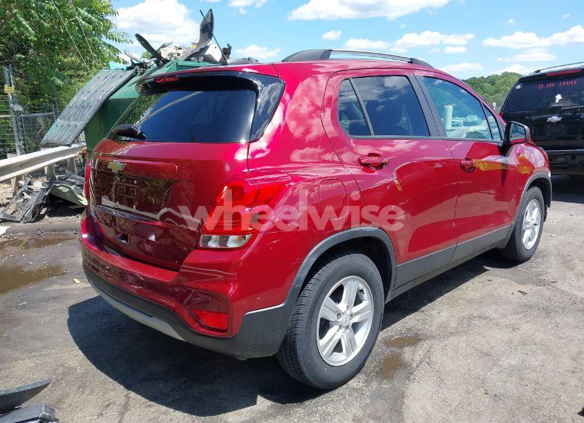 Photo 4 of 2021 Chevrolet Trax FWD LT (VIN KL7CJLSB9MB329555)