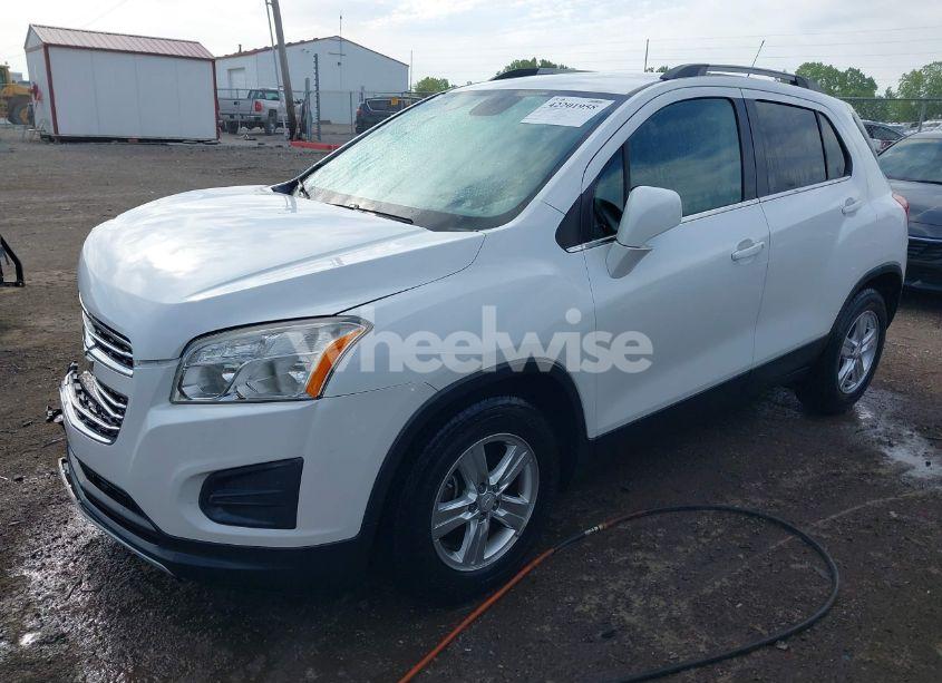 Photo 2 of 2015 Chevrolet Trax LT (VIN KL7CJLSBXFB077513)