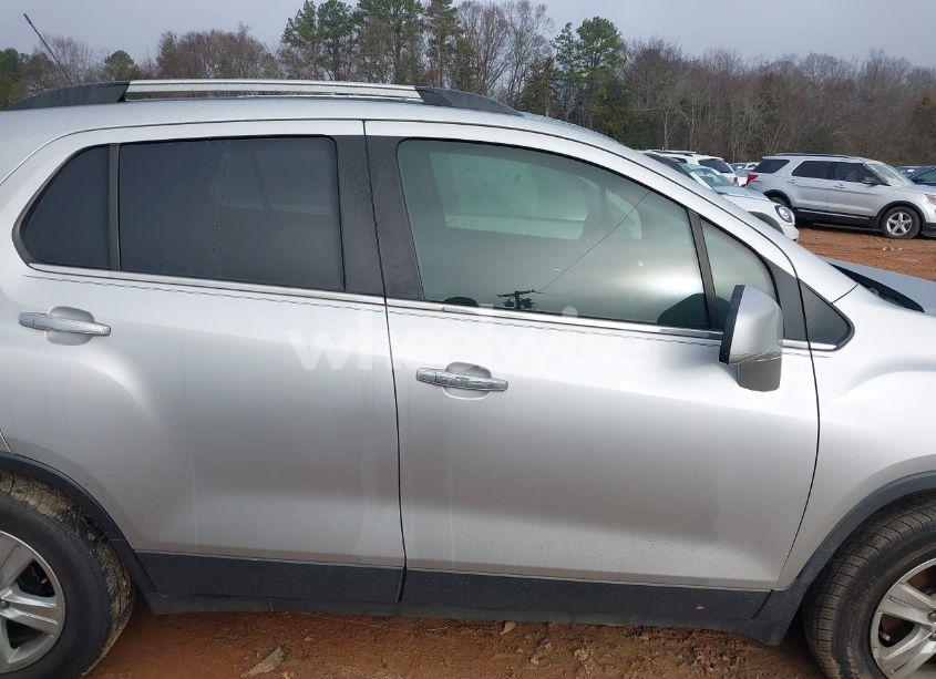Photo 12 of 2019 Chevrolet Trax LT (VIN KL7CJLSBXKB917249)